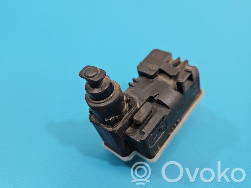 Peugeot 5008 II Motor blocare bușon rezervor combustibil 