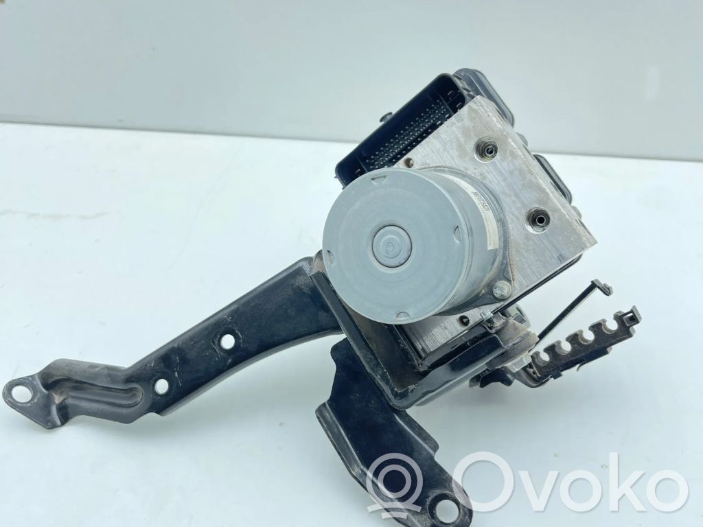 Subaru Outback (BT) Pompa ABS 