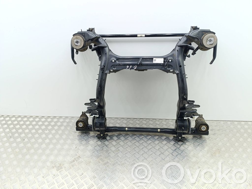 Audi Q4 Sportback e-tron Galinis traversas 
