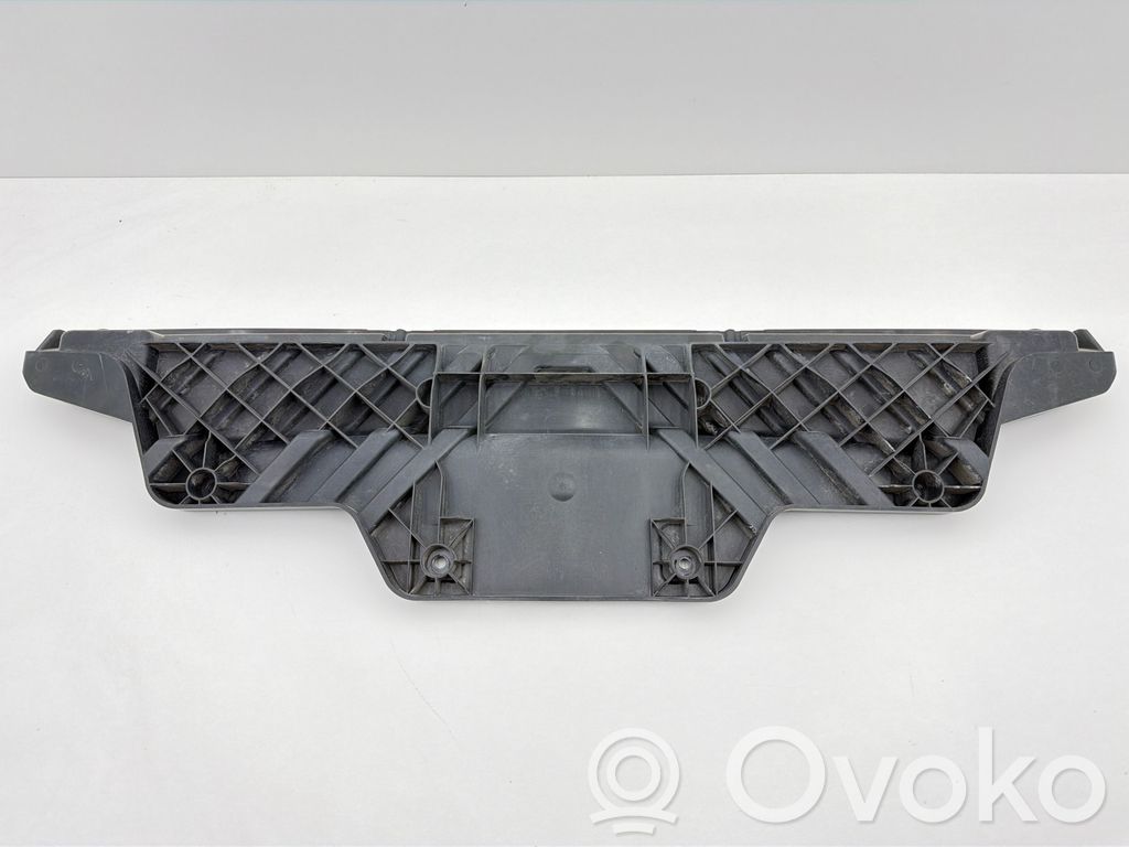 Audi Q7 4M Rear bumper mounting bracket 