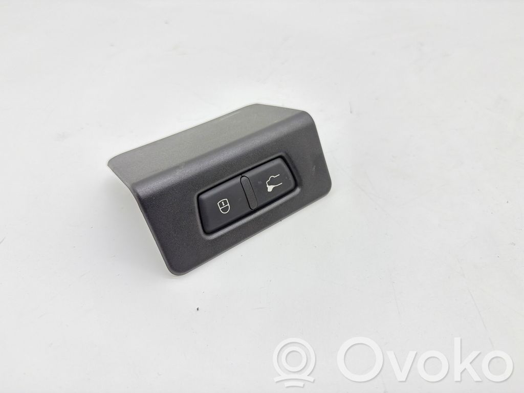 Maserati Ghibli Tailgate/boot open switch button 