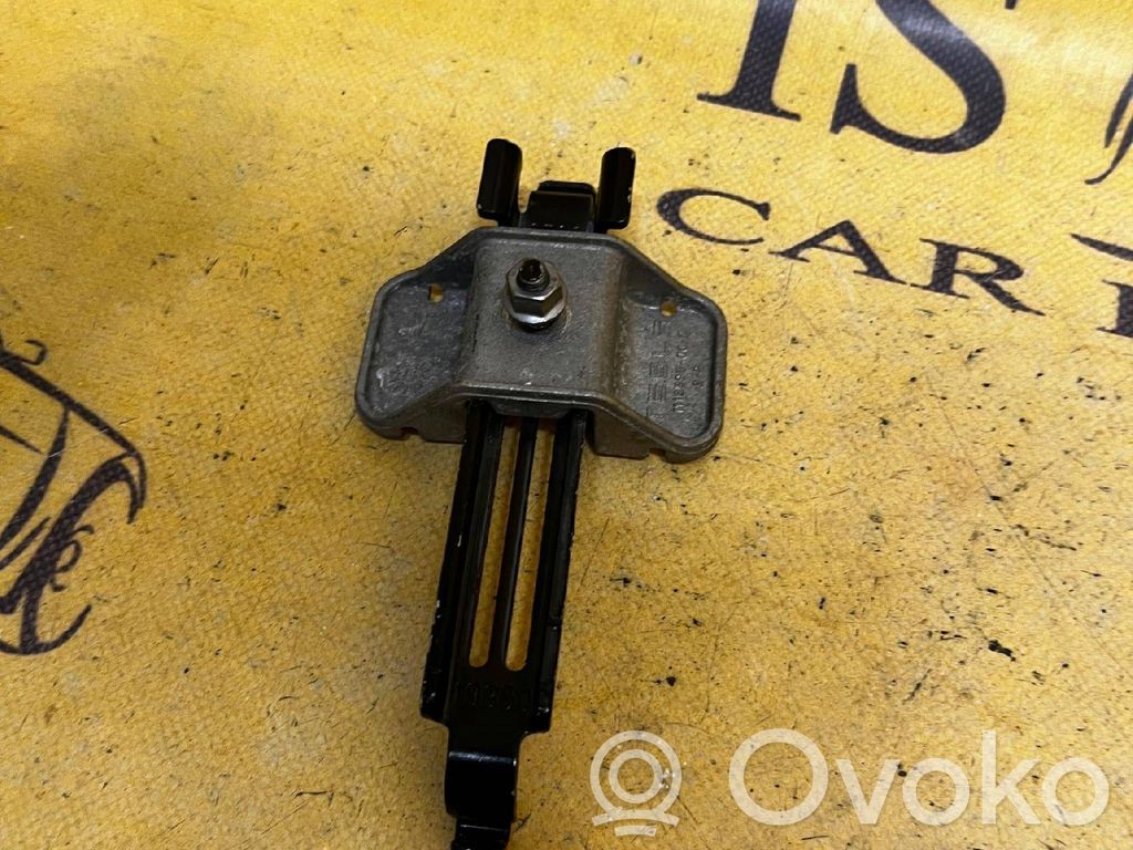 Tesla Model 3 Akumulatora stiprinājums 