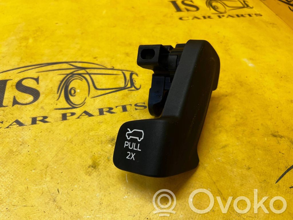 Engine bonnet (hood) release handle   LB5B16B626AC