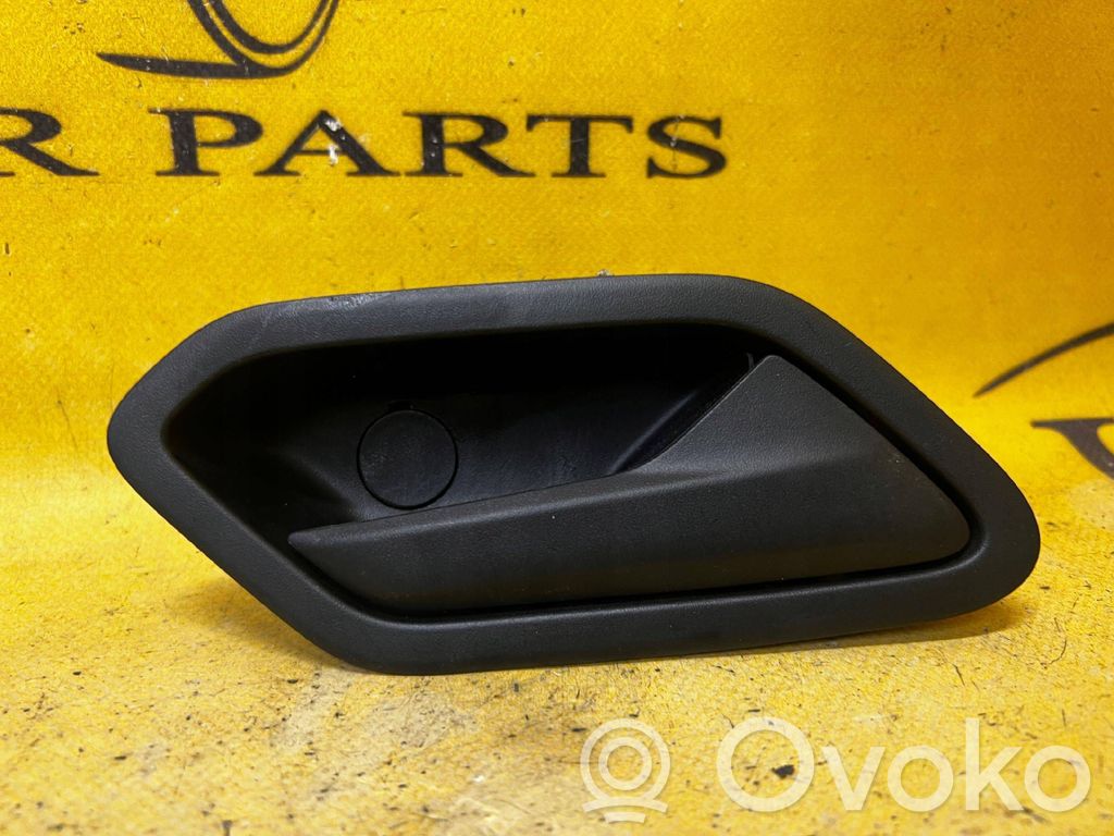 Dacia Sandero III Manecilla interna puerta delantera 