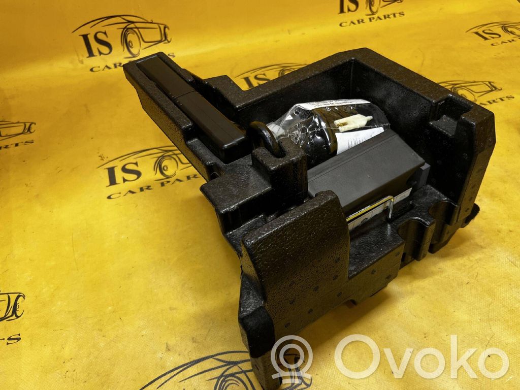 Tool set   97072111501,4L0012619B,5N0012615C,97055141408