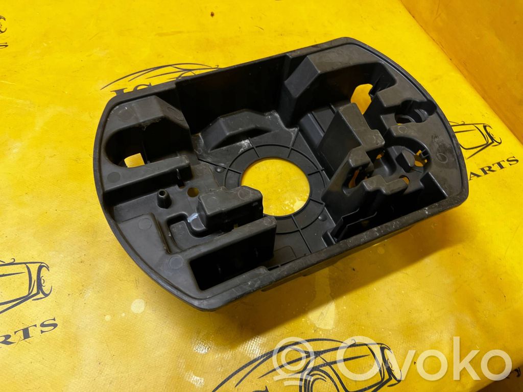 Peugeot 308 Vararenkaan osion verhoilu 