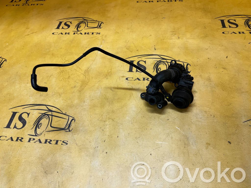 Audi A8 S8 D4 4H Engine coolant pipe/hose 