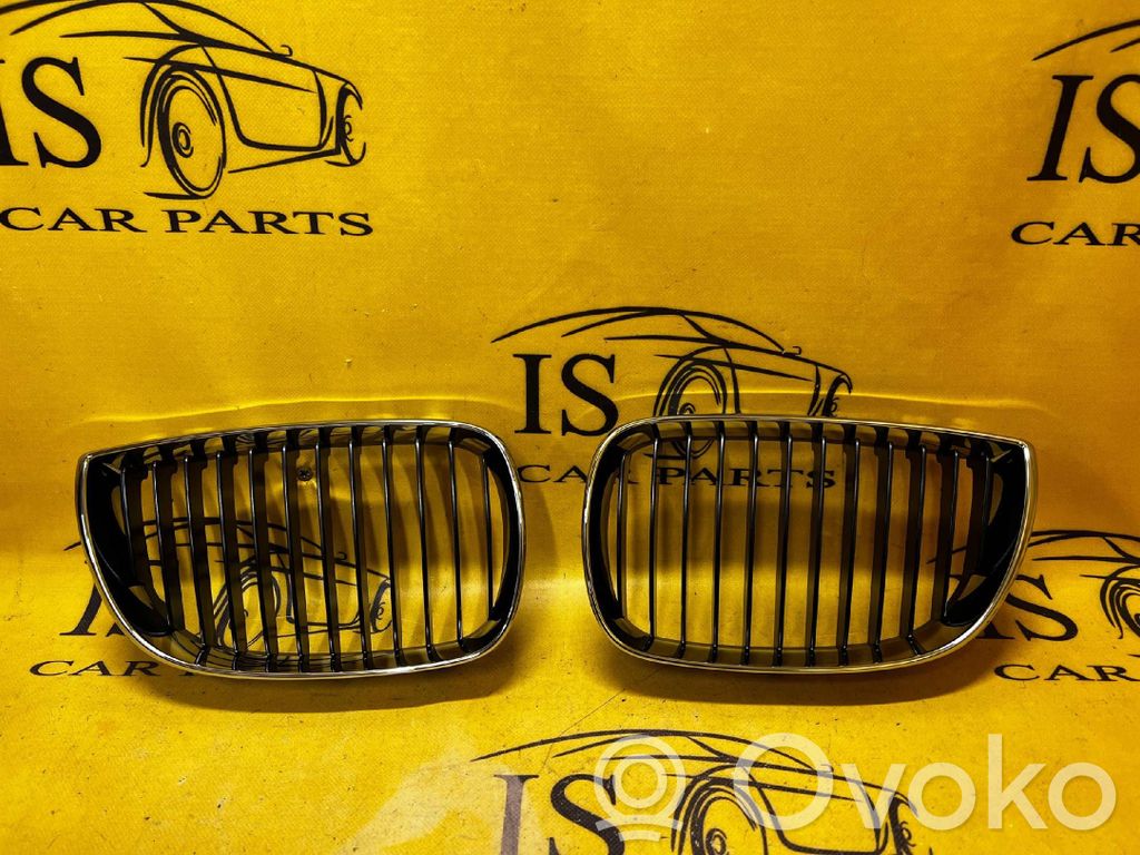 BMW 1 E81 E87 Griglia superiore del radiatore paraurti anteriore 