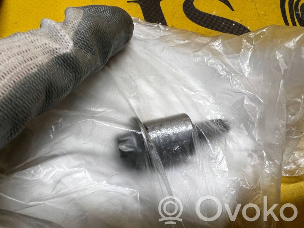 Śruby głowicy cylindrów   11127558449,7558449,M7X335