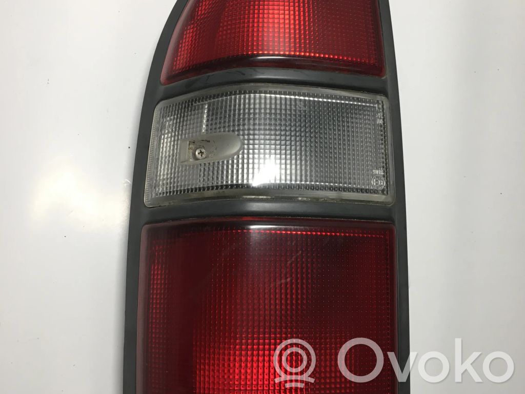 Toyota Land Cruiser (HDJ90) Galinis žibintas kėbule 
