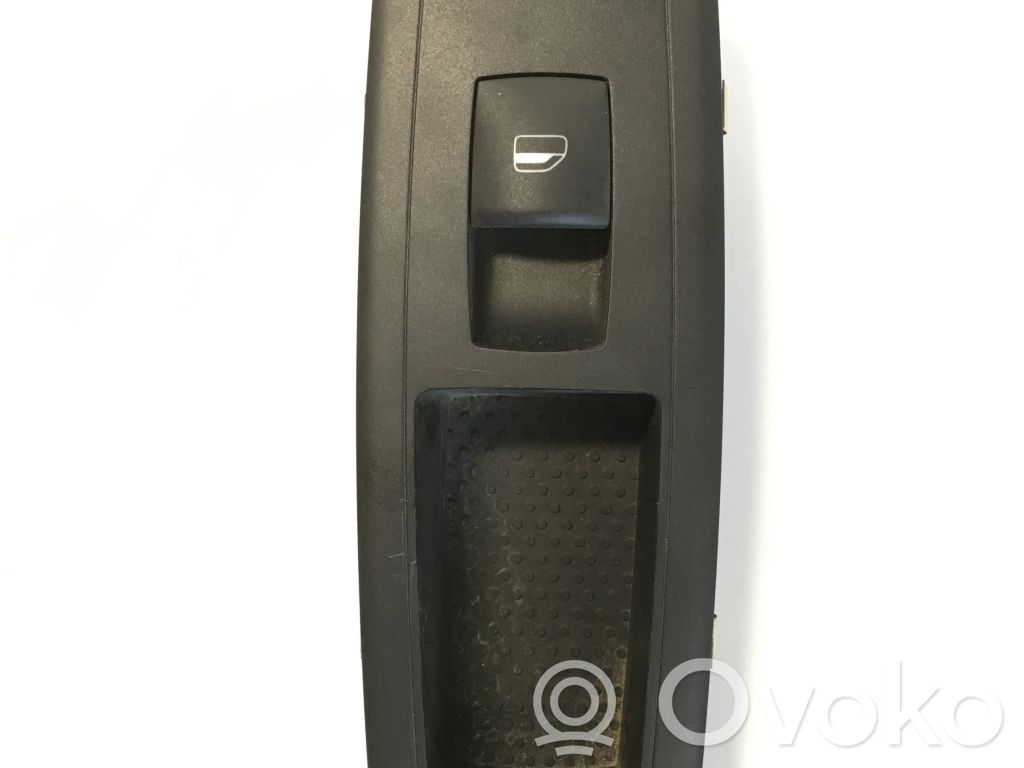Dodge Nitro Electric window control switch 