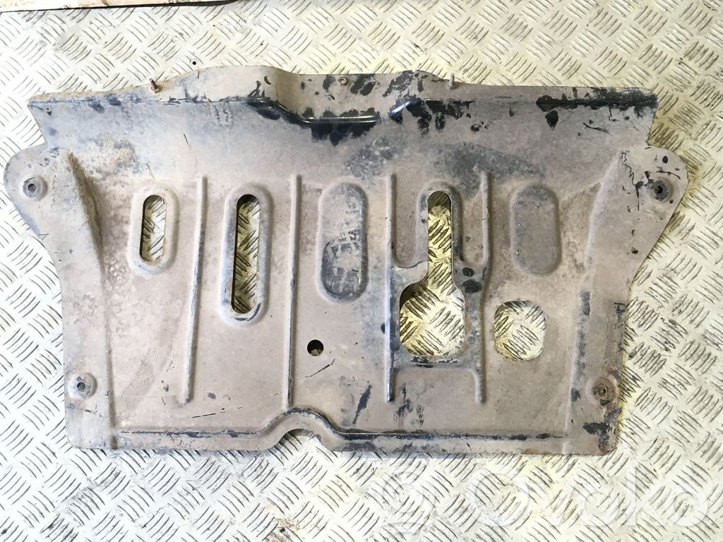 Engine splash shield/under tray   758901227R,KA948004
