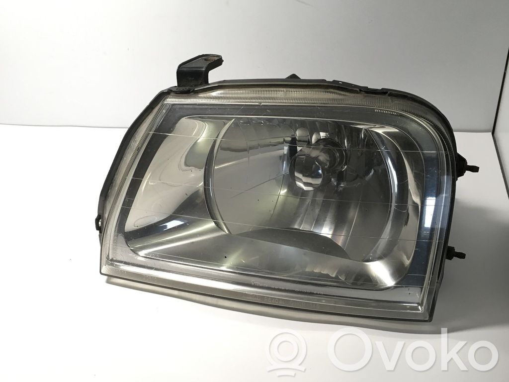 Mitsubishi L200 Phare frontale 