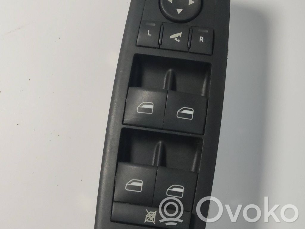 Dodge Nitro Electric window control switch 