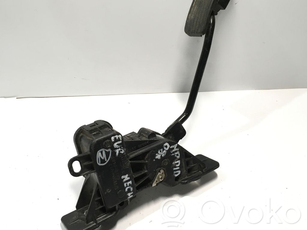 Mitsubishi Pajero Accelerator throttle pedal 