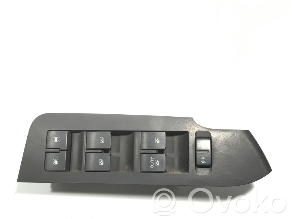 Chevrolet Captiva Electric window control switch 