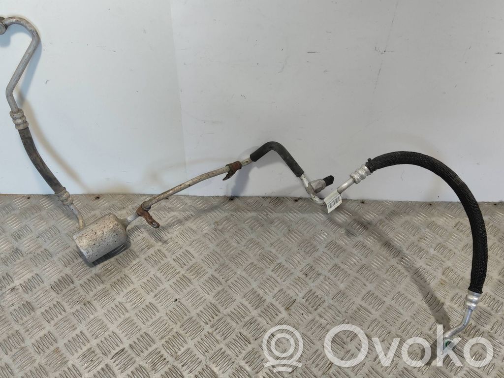 Tesla Model S Ilmastointilaitteen putki (A/C) 