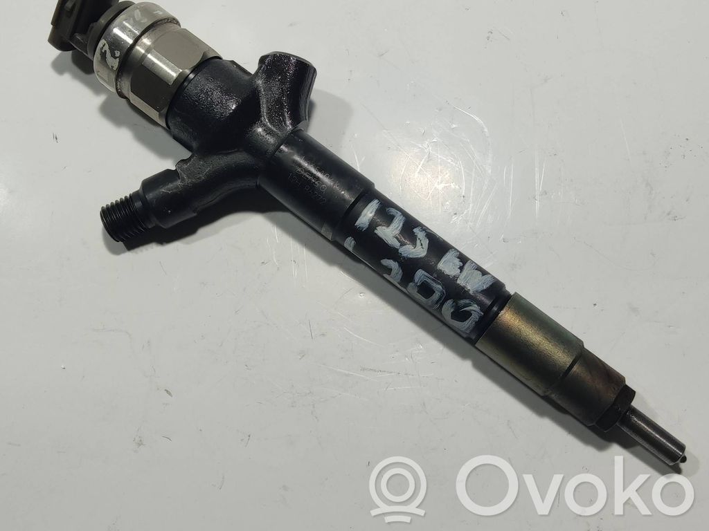Mitsubishi L200 Inyector de combustible 