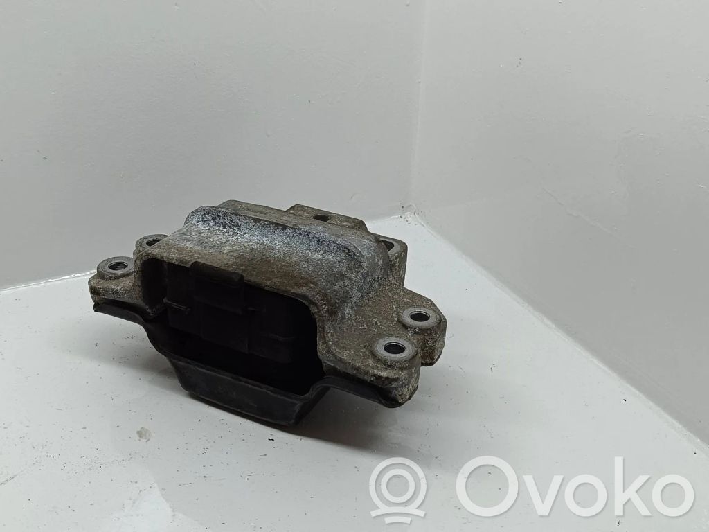 Engine mount bracket   1K0199555,1K0199555AJ,1K0199555AK,1K0199555CD,1K0199555CE,1K0199555CG,1K0199555CH,1K0199555CR