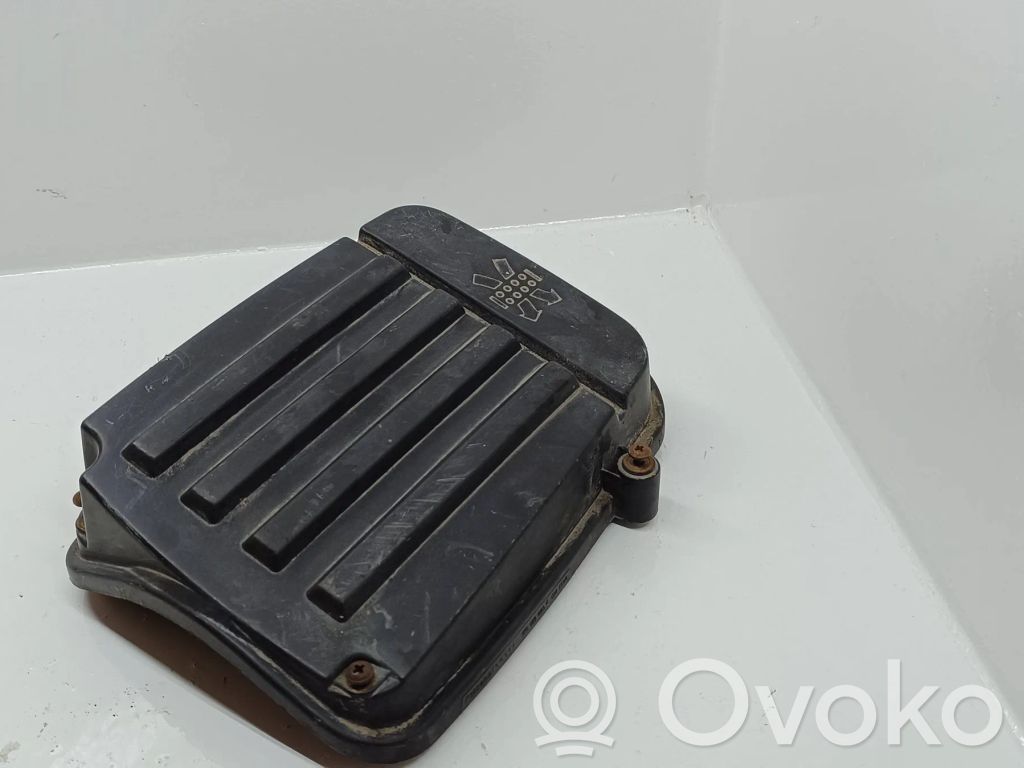 Volkswagen PASSAT B6 Air filter box 