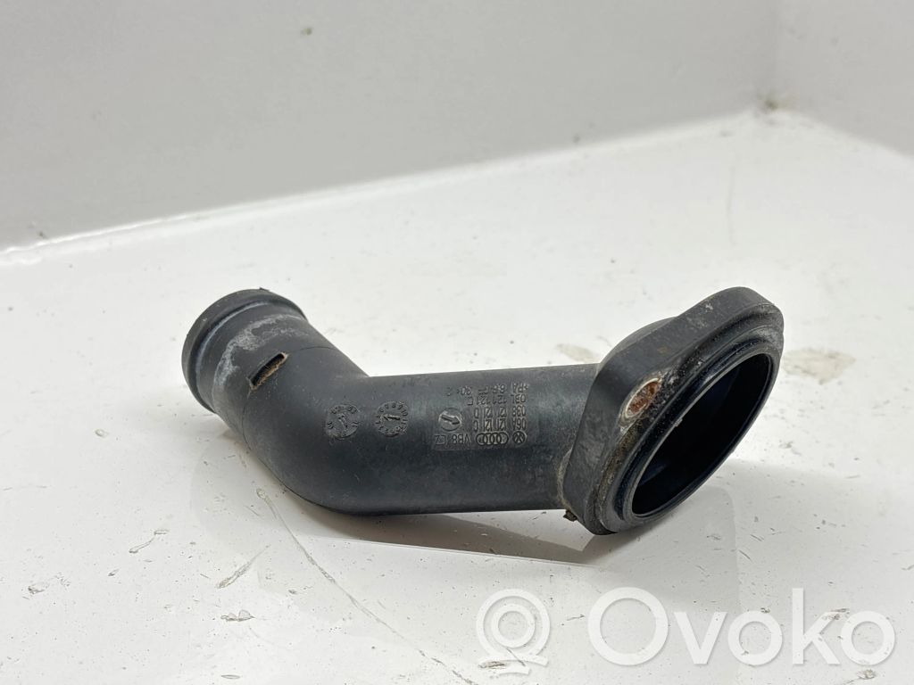 Volkswagen Golf IV Engine coolant pipe/hose 