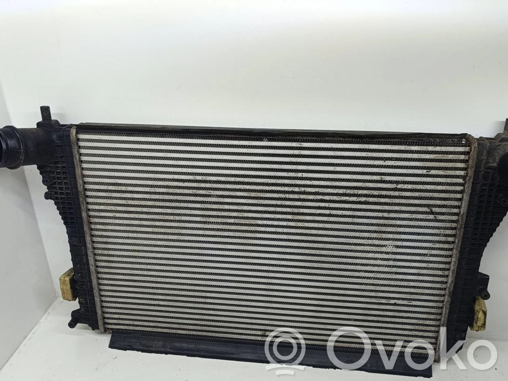 Volkswagen PASSAT CC Interkūlerio radiatorius 