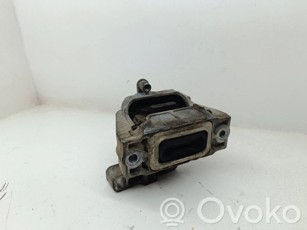 Volkswagen Golf V Engine mount bracket 