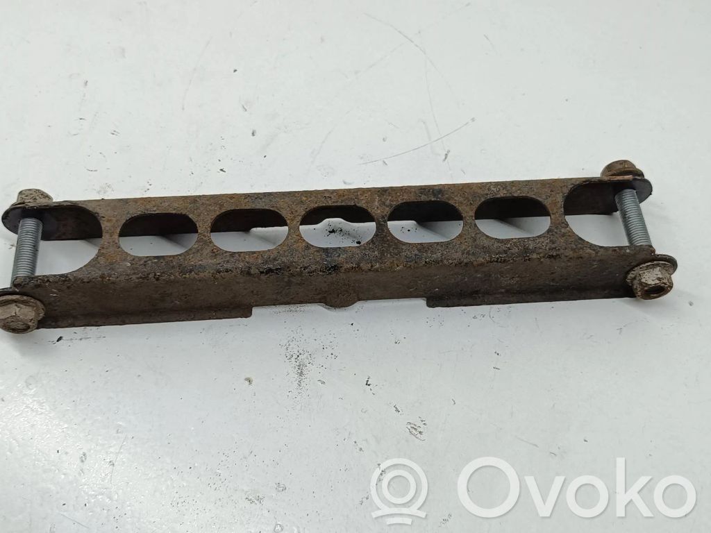 BMW 1 E81 E87 Cits aizmugures šasijas elements 