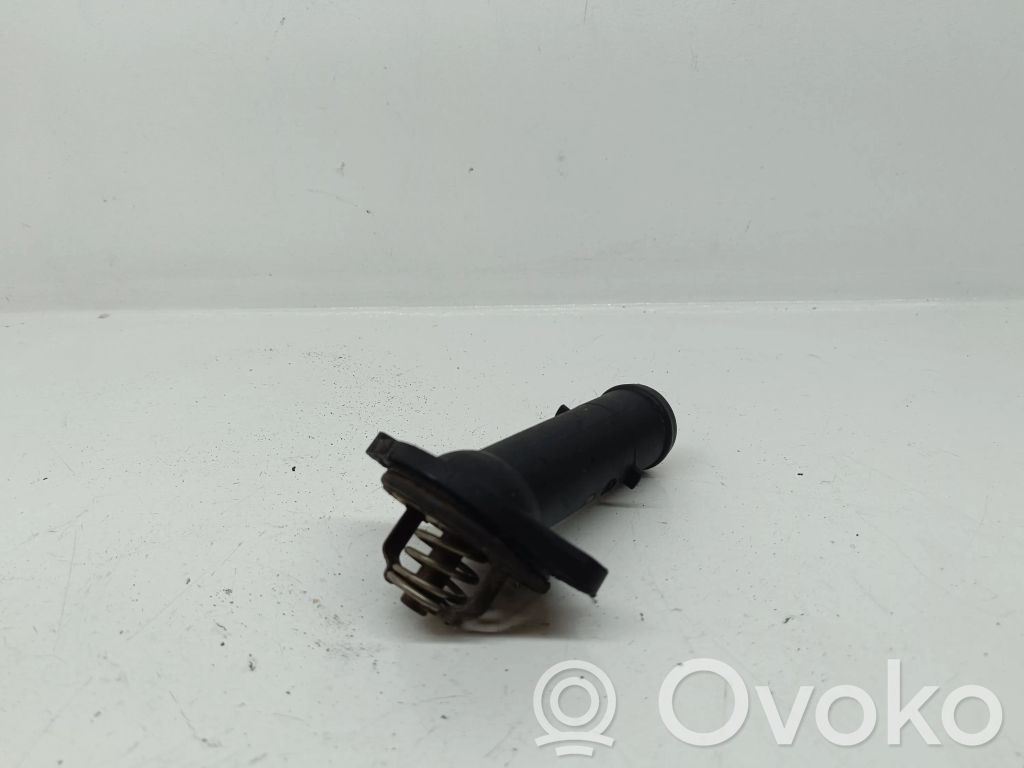 Volkswagen PASSAT B6 Obudowa termostatu 