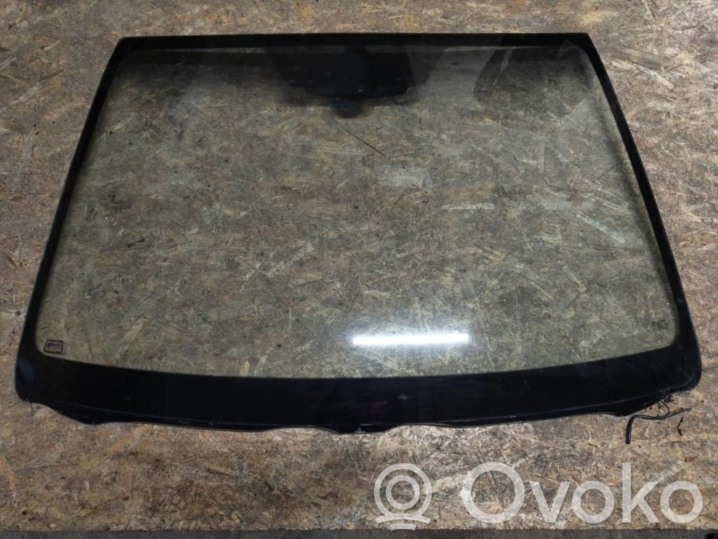 Toyota Avensis T250 Front windscreen/windshield window 