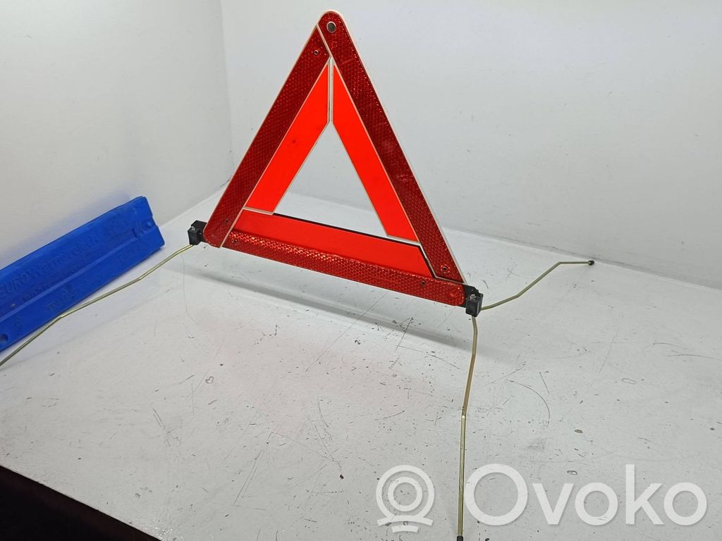 Varoituskolmio   27R0323627,71601180946