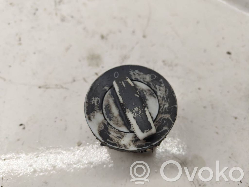Volkswagen Touran I Light switch 