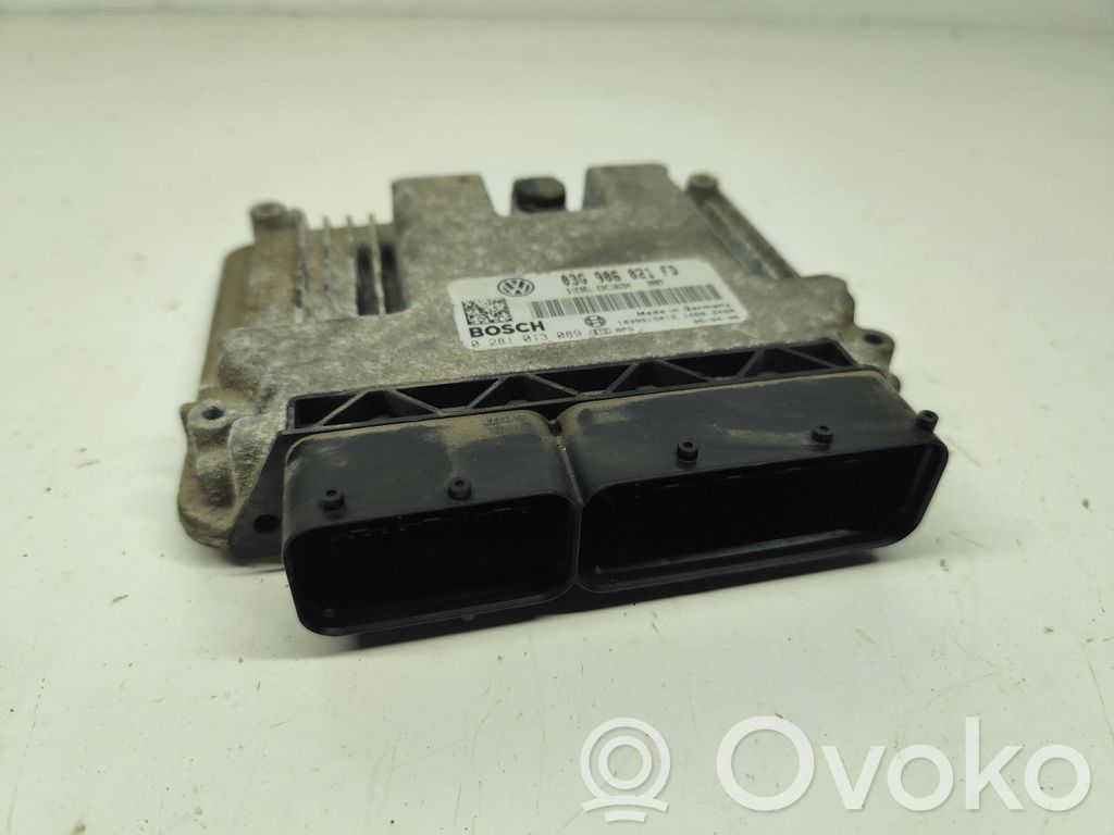 Volkswagen Golf V Engine control unit/module 
