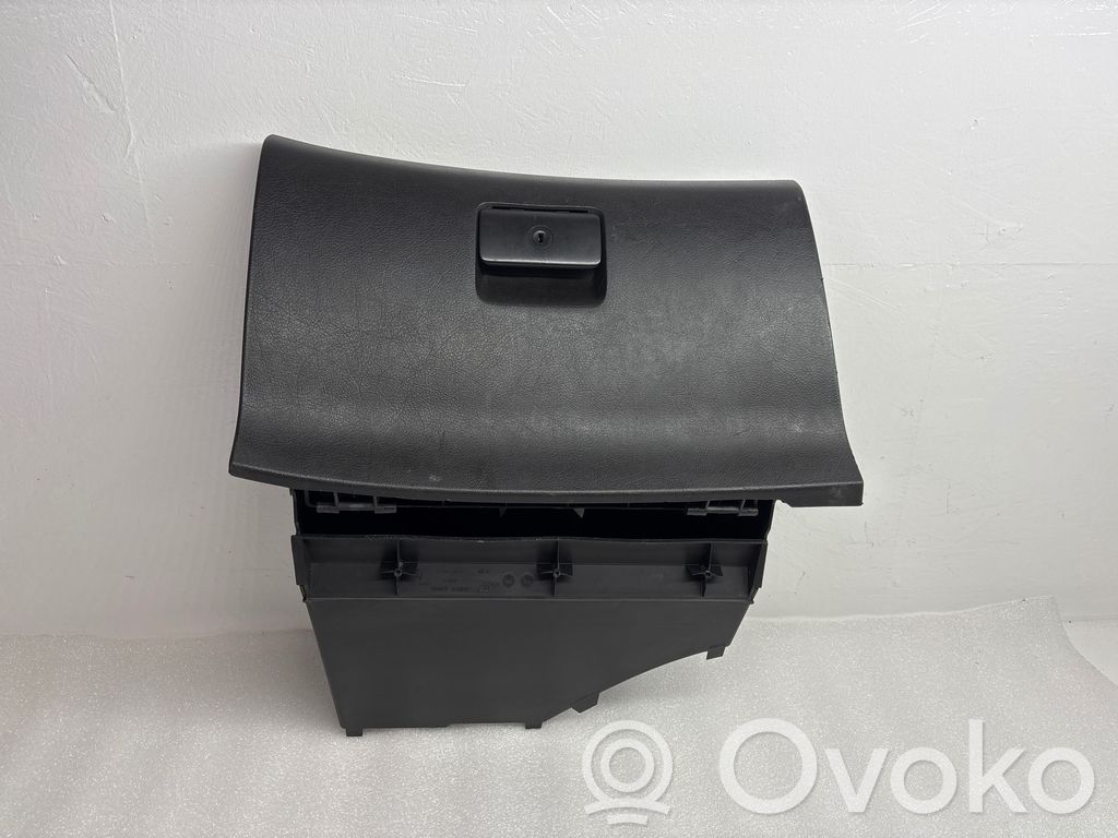 Peugeot 307 Glove box 
