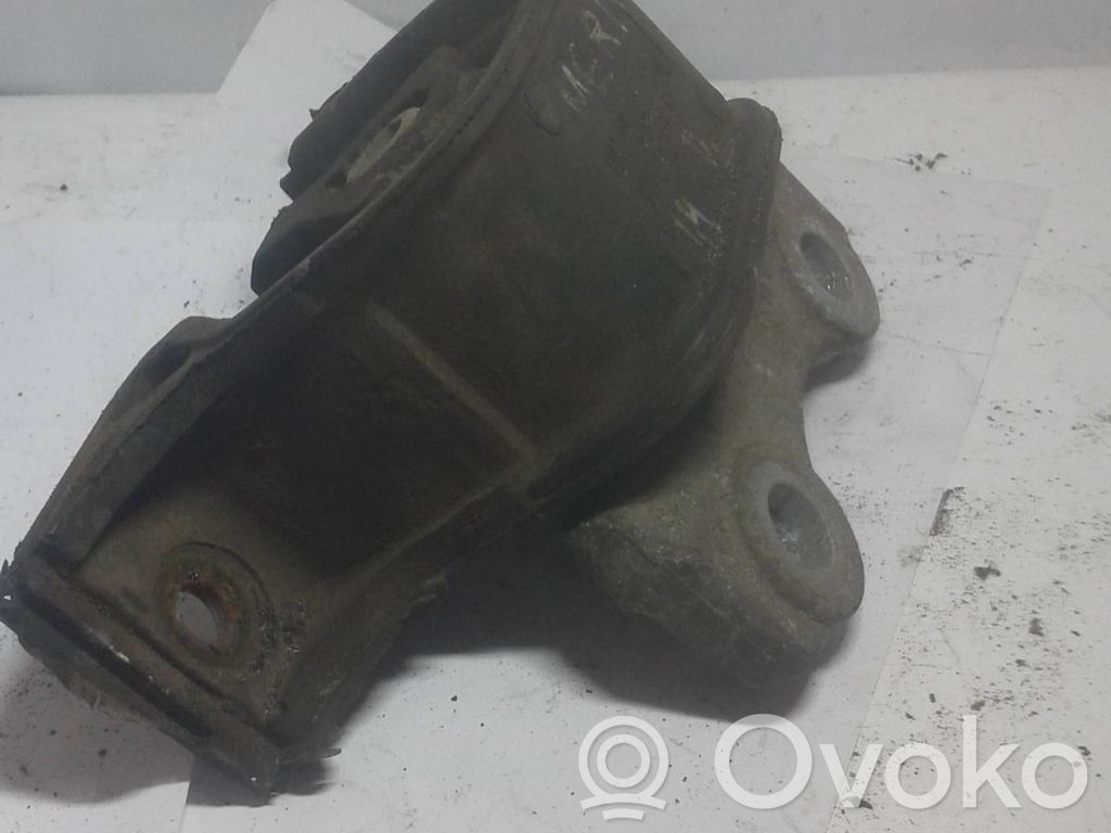 Engine mount bracket   13125208,13125209