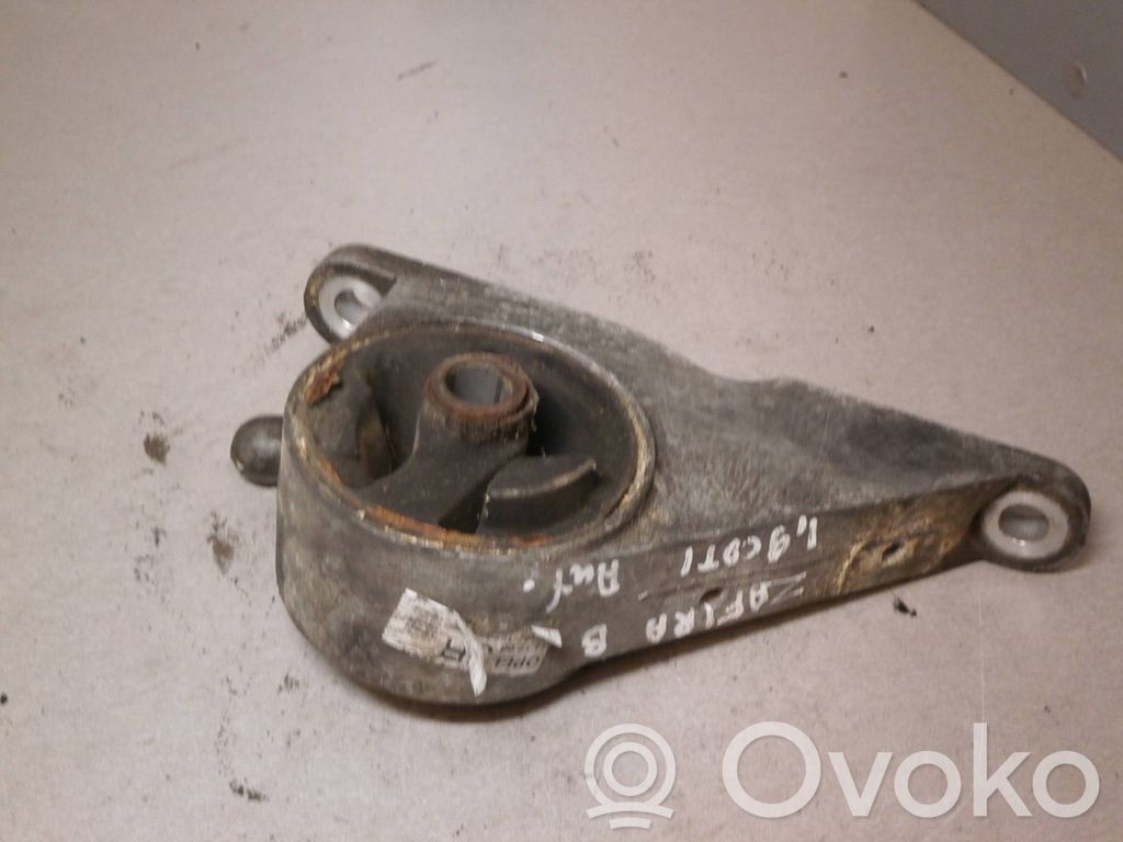 Opel Zafira B Engine mount bracket 