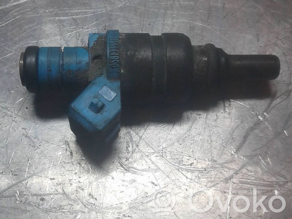 Volkswagen PASSAT B5 Inyector de combustible 