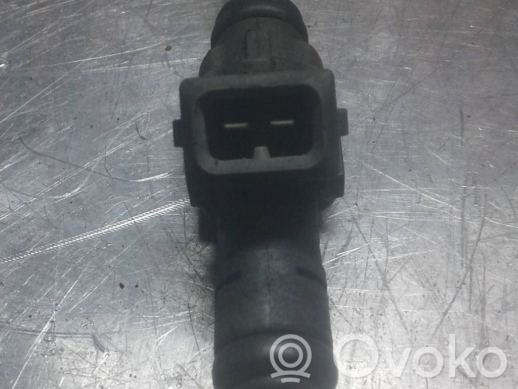 Volkswagen Golf IV Inyector de combustible 