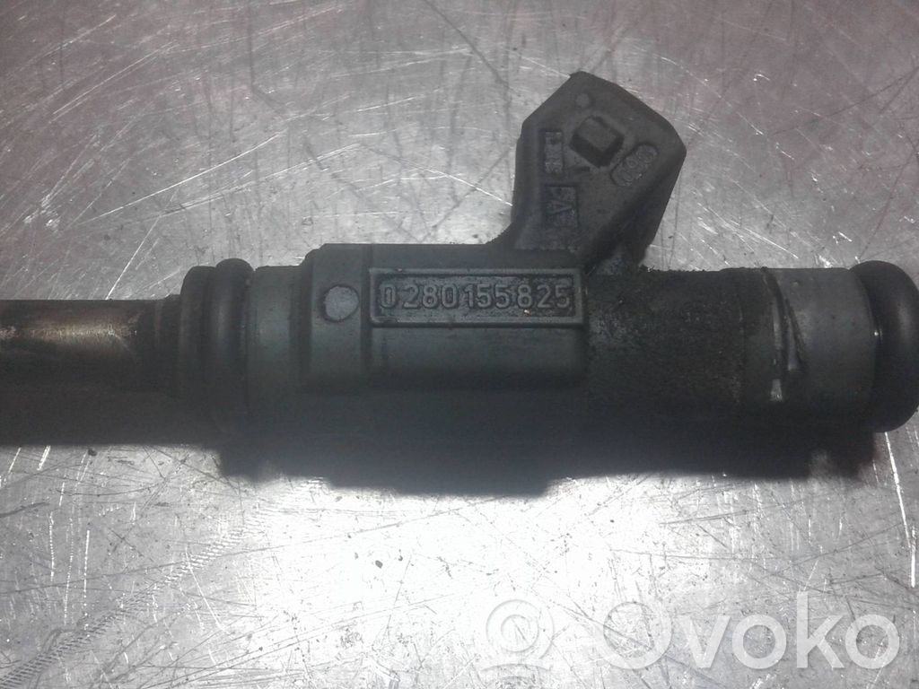 Volkswagen Golf IV Inyector de combustible 