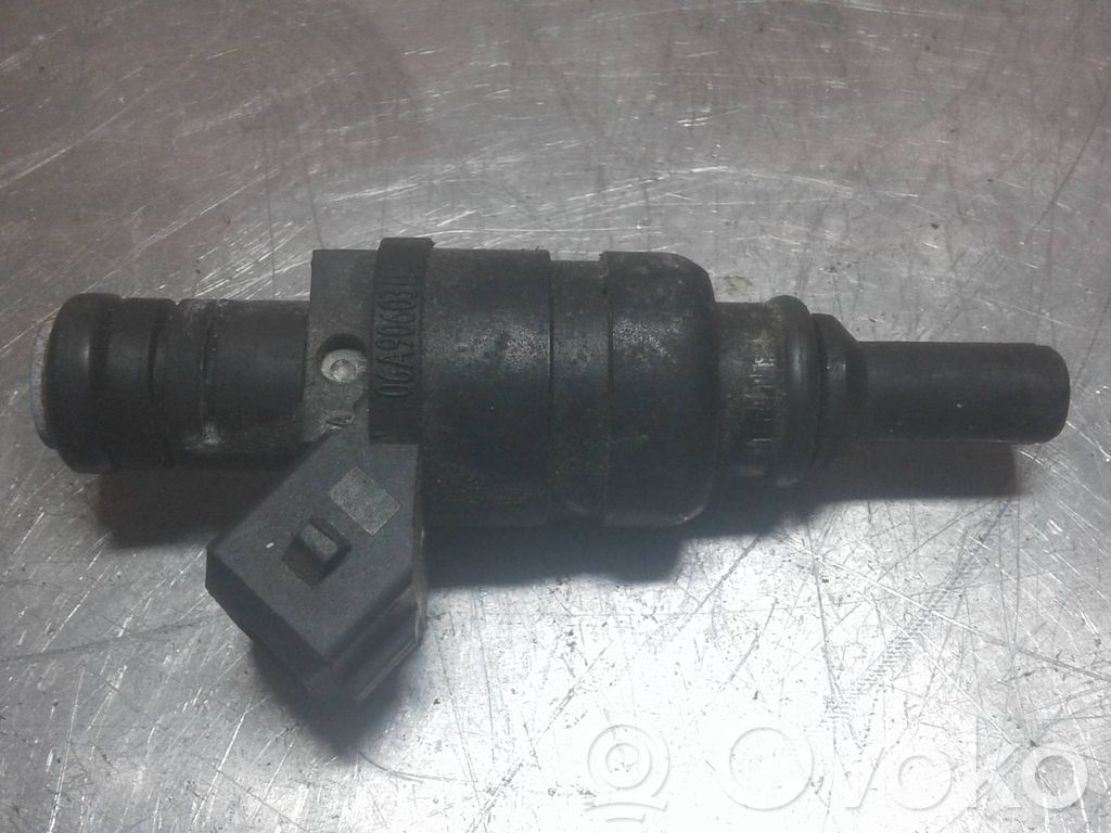 Volkswagen Golf IV Inyector de combustible 