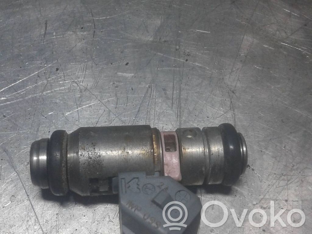 Renault Clio II Inyector de combustible 