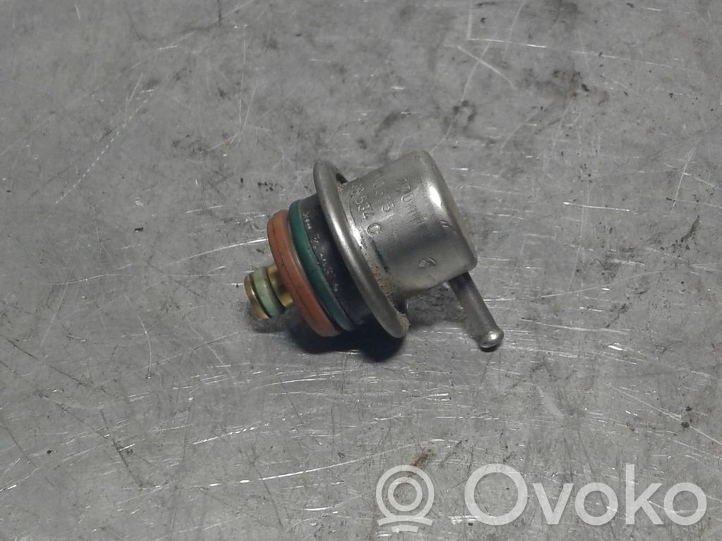 Volkswagen PASSAT B5 Czujnik ciśnienia paliwa 