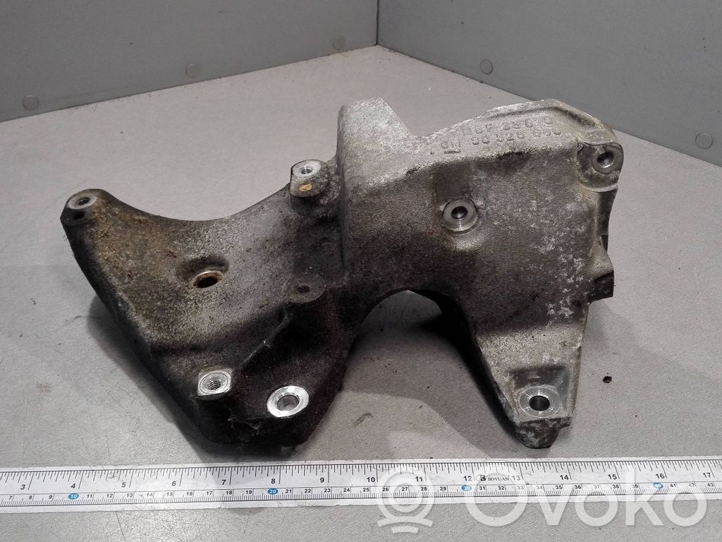Opel Vectra B Generator/alternator bracket 