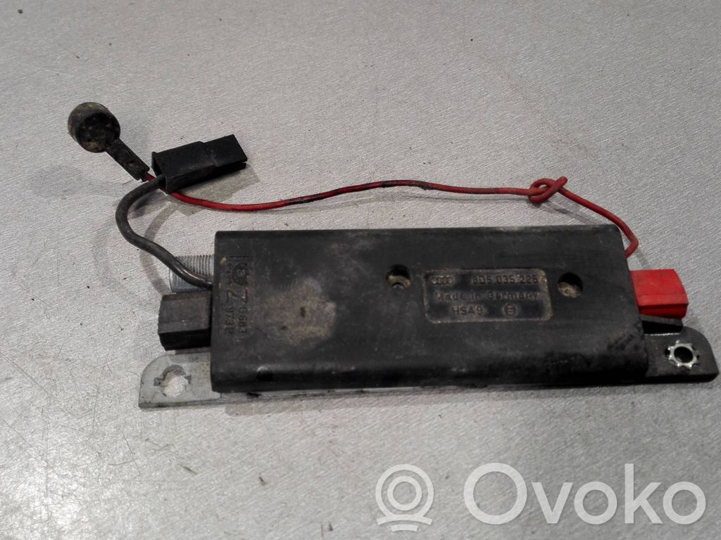 Audi A4 S4 B5 8D Pystyantennivahvistin 