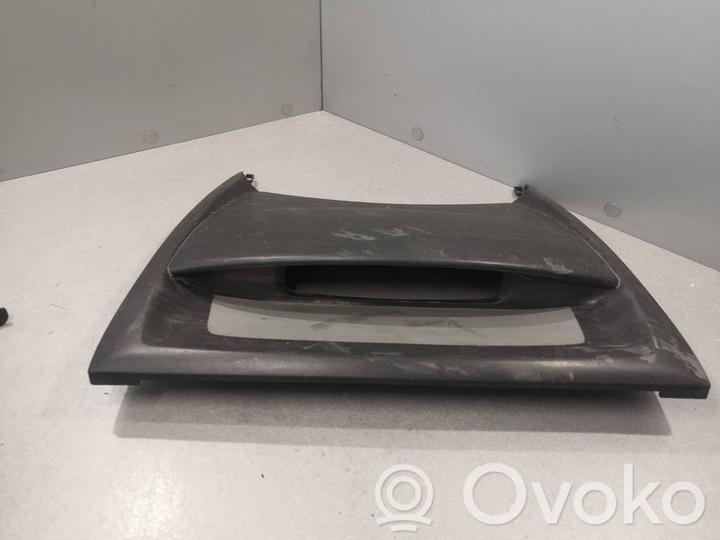 Panel trim   1846643,1487932077