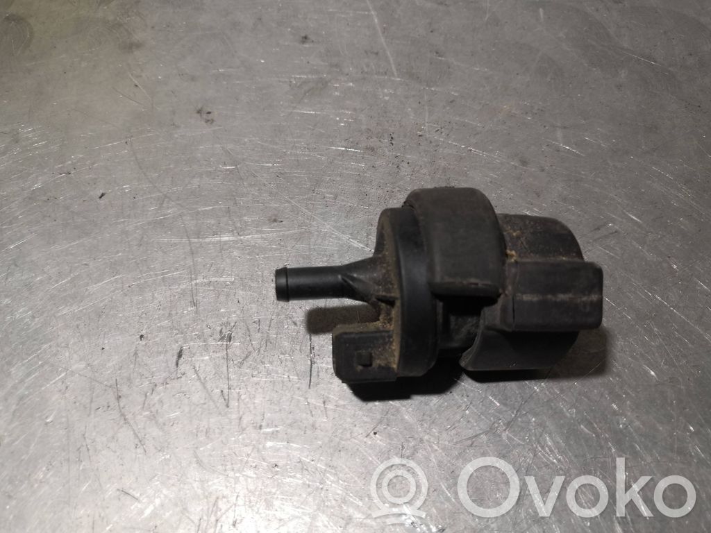 Audi A6 S6 C5 4B Válvula del depósito de combustible 