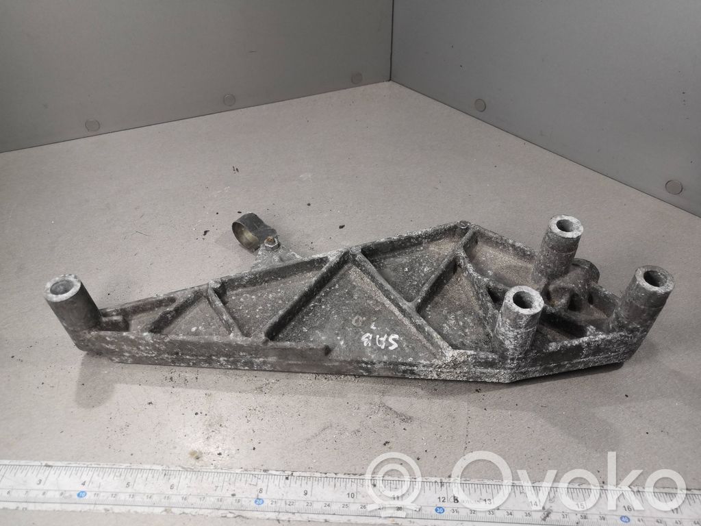 Engine mounting bracket   4573671