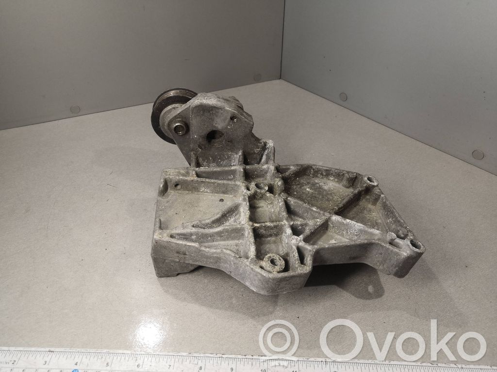 Engine mounting bracket   058260885C