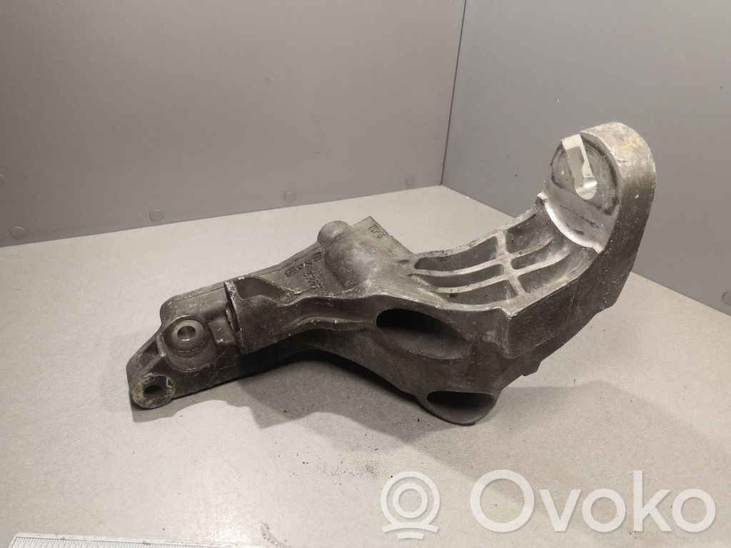 Engine mounting bracket   4899852
