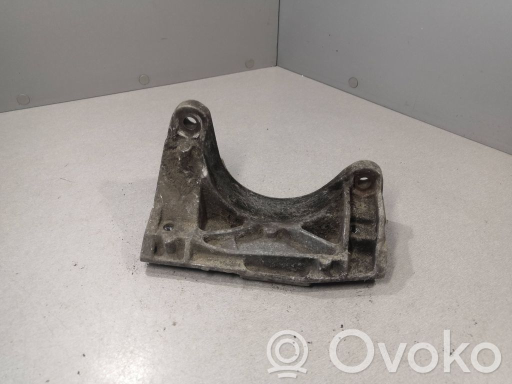 Audi A6 S6 C4 4A Engine mounting bracket 